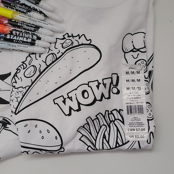 2 Size Medium Tee Shirts to Color w/ Markers - Picture 2 of 3